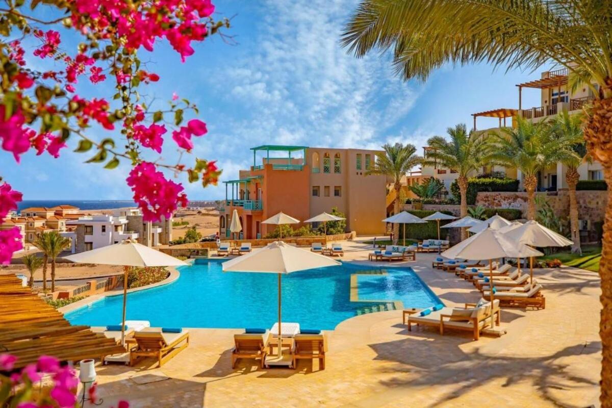 Outstanding One Bedroom Azzurra