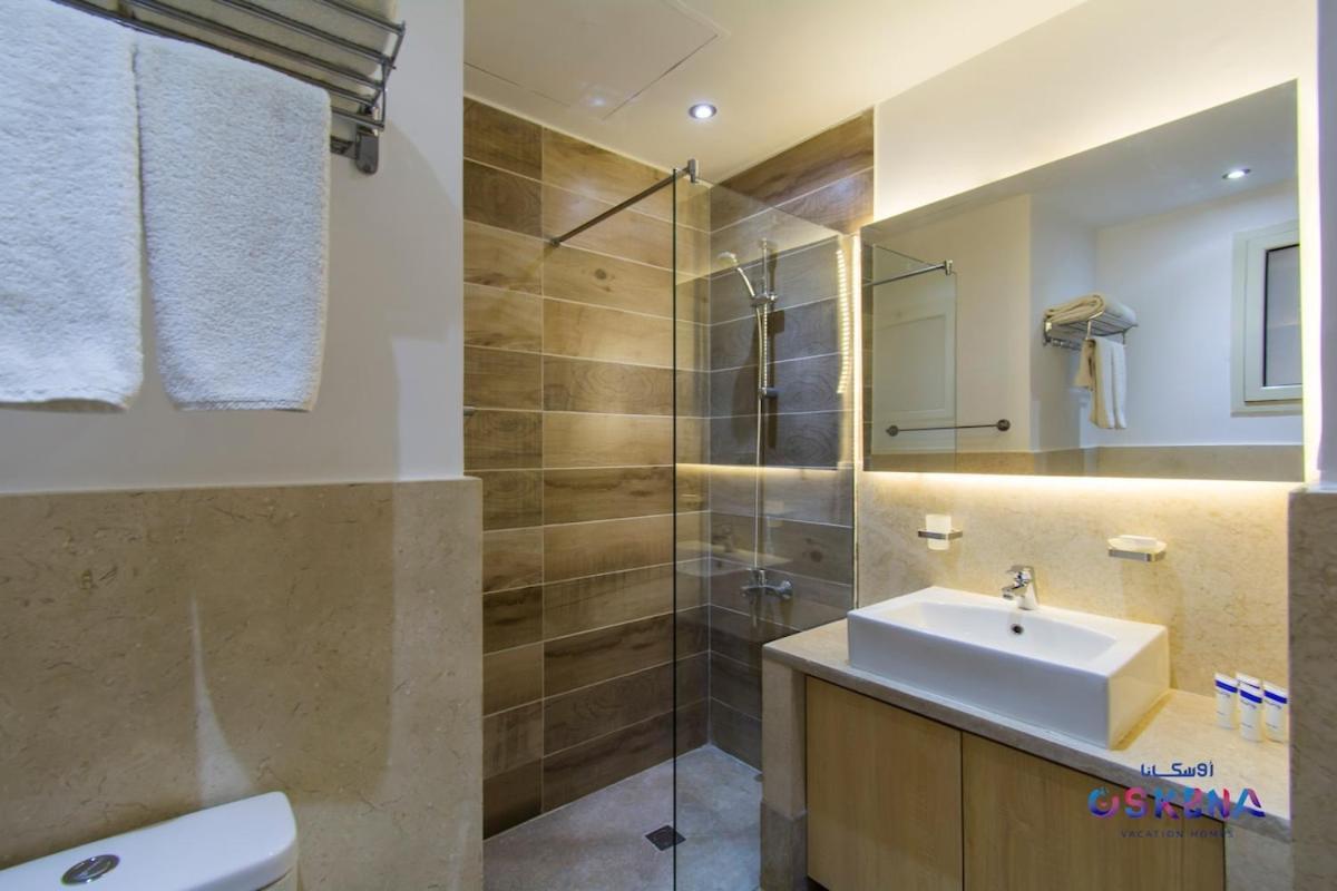 Outstanding One Bedroom Azzurra Apartment *