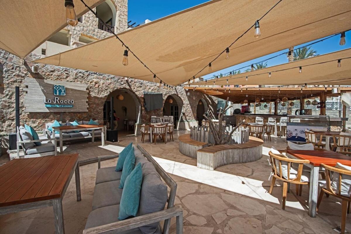 Outstanding One Bedroom Azzurra Apartment